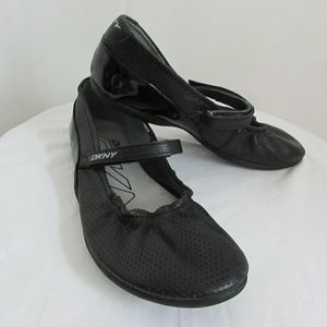 DKNY Mary jane velcro leather flats